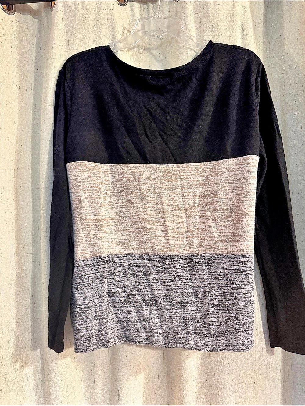 Basico Color Block Long Sleeve Top in Black & Gray Size Large